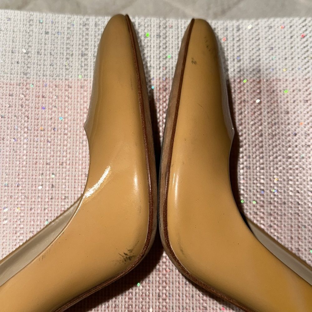 COACH 9B Tan Patent Leather Heels Pumps - Picture 8 of 16
